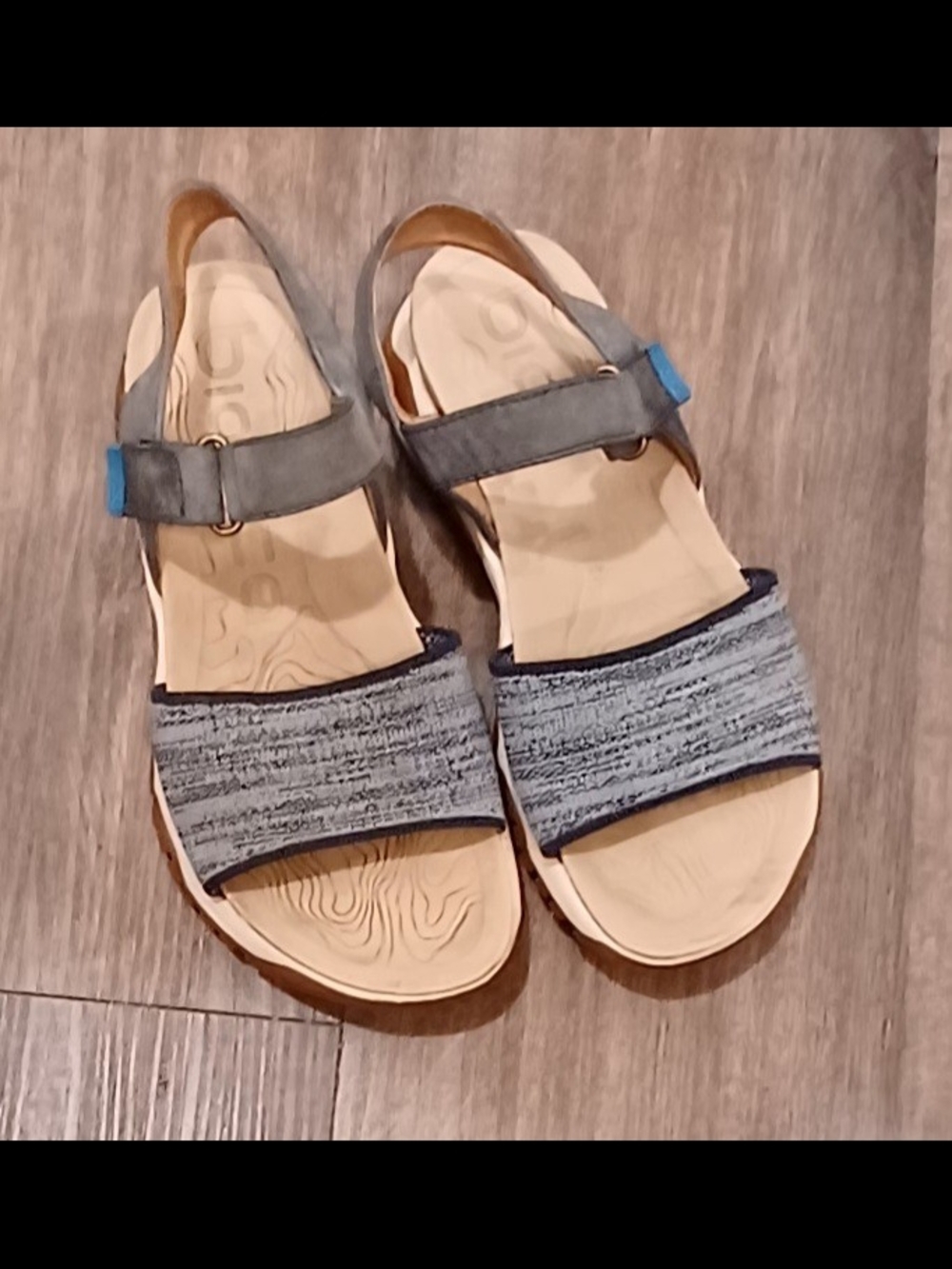 Bionica Womens Nicola size 7 Navy, Blue And Tan Strappy Sandal